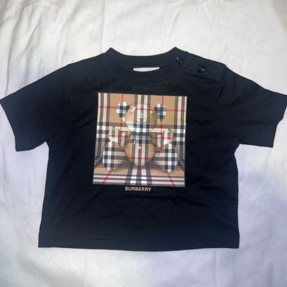 Burberry tee